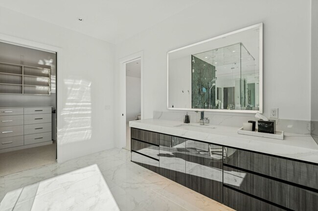 Building Photo - 3404 Wapiti Cyn Rd