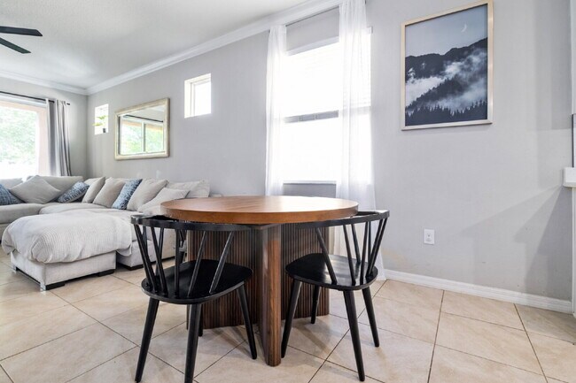 Building Photo - "Charming 3-Bedroom Retreat with Granite T...
