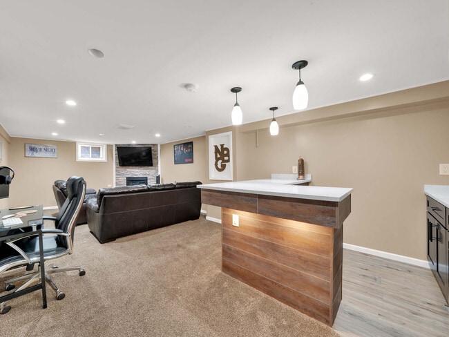 Building Photo - 1631 Clay Ct