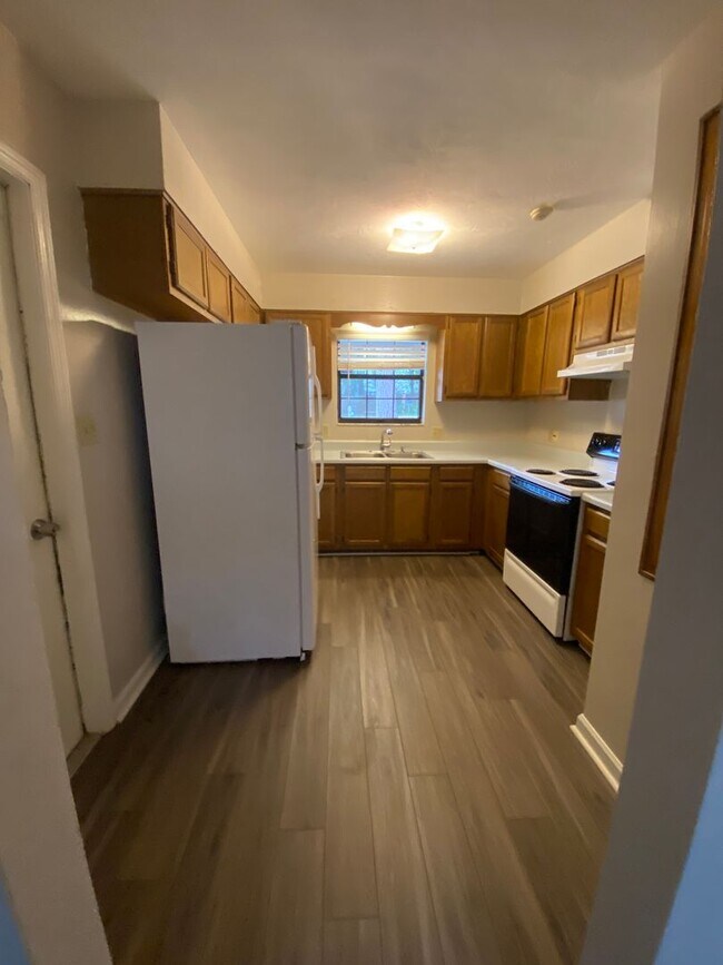 Building Photo - 3701 Bentley Dr