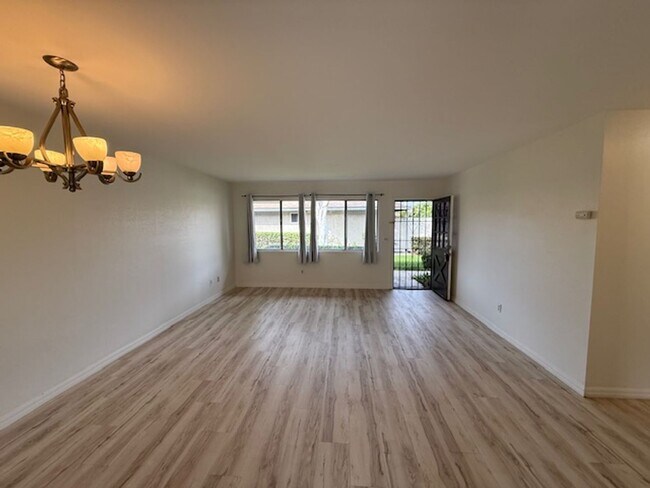 Building Photo - 8070 Worthy Dr