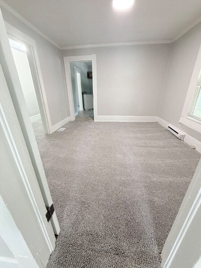 Building Photo - "Charming 4-Bedroom Home in the Heart of Winston-Salem-Pets Welcome Housing Vouchers Accepted!