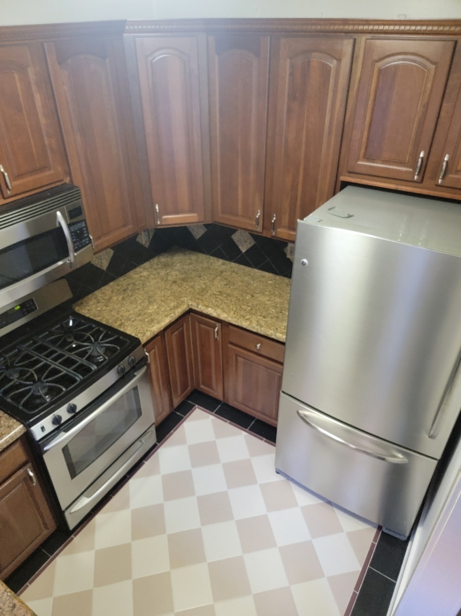Kitchen-Custom - 642 W 8th St