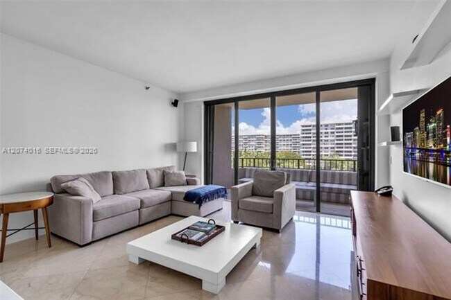 Building Photo - 251 Crandon Blvd