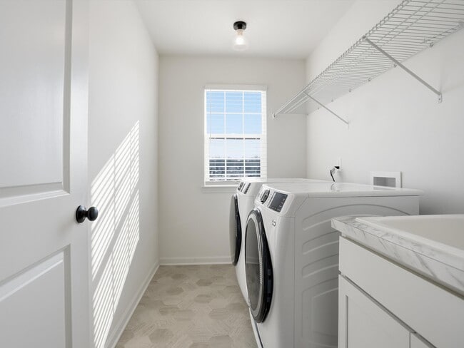 Building Photo - 6246 Hawthorne Ave