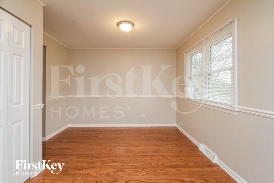 Building Photo - 4924 Imperial Dr