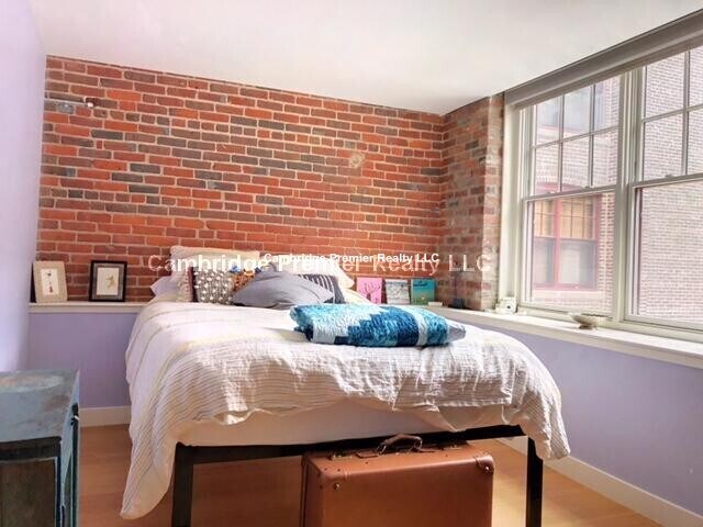 Building Photo - 21 Cottage Park Ave