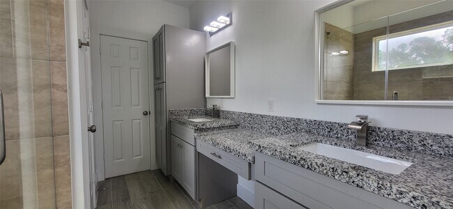 Building Photo - 8308 Prairie View Dr