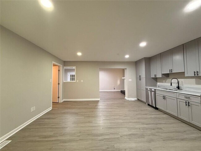 Building Photo - 3891 Artist View Dr