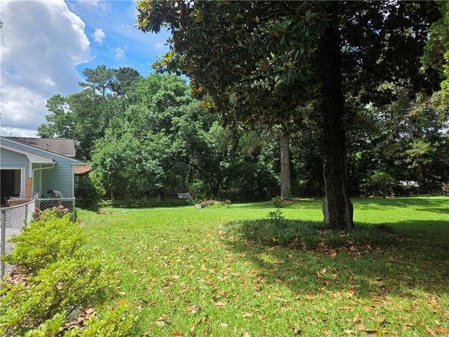 Building Photo - 3533 Charlotte Dr