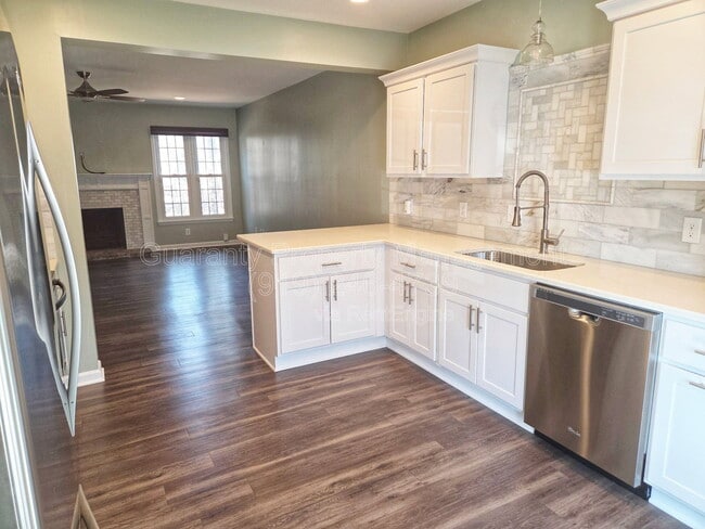 Building Photo - 6241 Waterside Ln