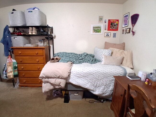 Building Photo - 243 E 400 N