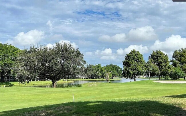 Building Photo - 9230 Lagoon Pl