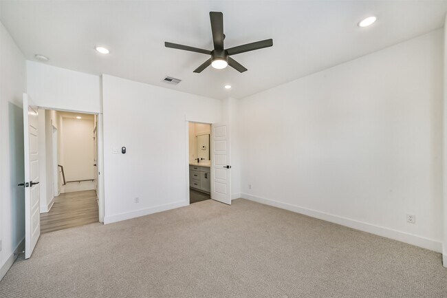 Building Photo - 8321 Springwood Cyn Ln