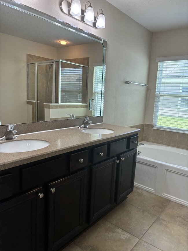 Building Photo - 15246 Hidden Foal Dr