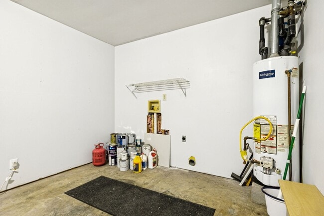 Building Photo - Welcome to this beautifully remodeled sing...