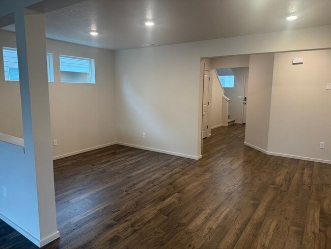 Building Photo - Beautiful 5 BD* 3 BA **NEW** CONSTRUCTION* Single Family Home Located In East Park Village Commun...