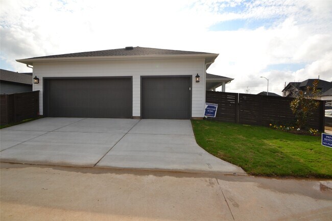 Building Photo - 3207 Kindred Wy