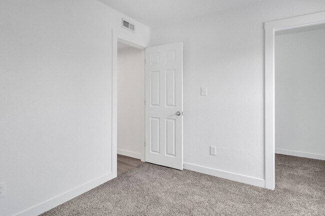 Building Photo - Currently getting renovated three-bedroom ...