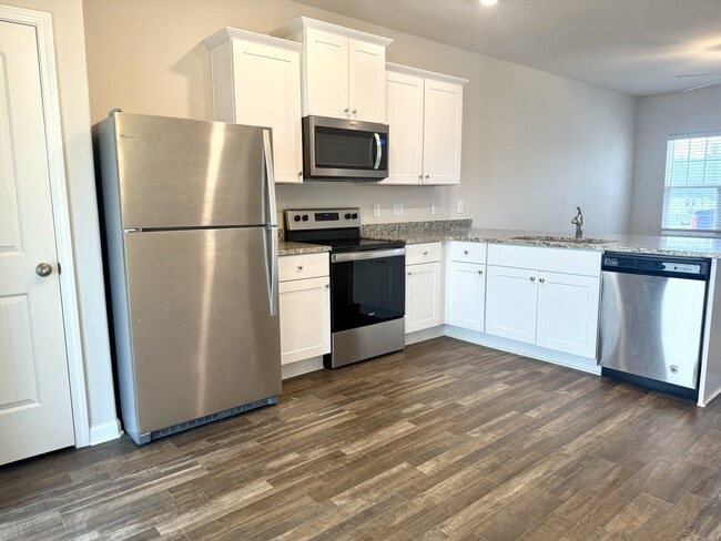 Building Photo - 231 Chandler Ct