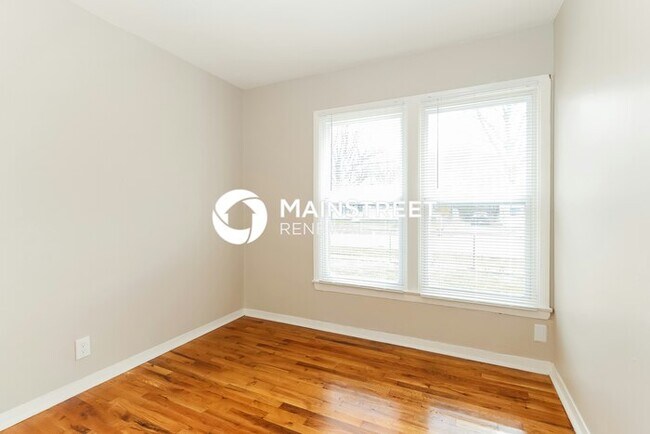 Building Photo - 3 Bedroom Pet-Friendly Home in Louisville,...