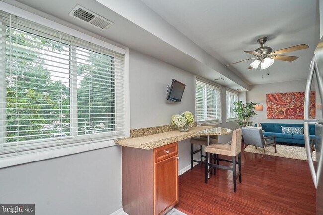 Building Photo - 3340 S 28th St