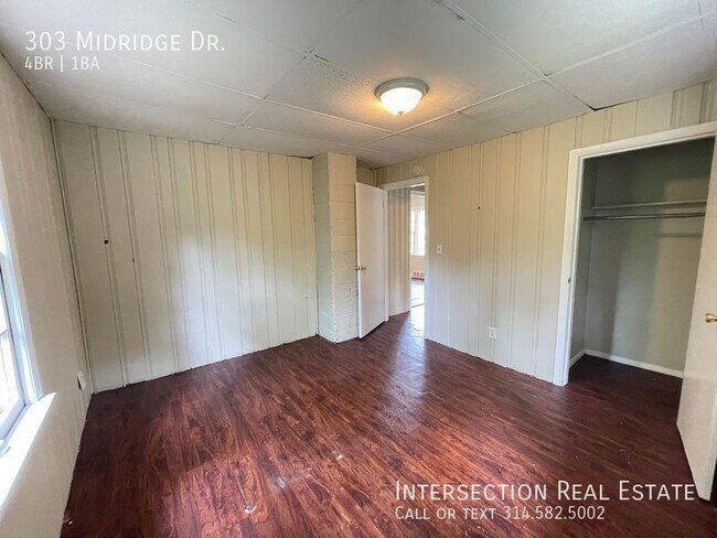 Building Photo - 303 Midridge Dr