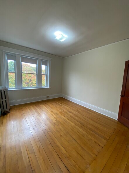 Building Photo - 1834 Beacon St