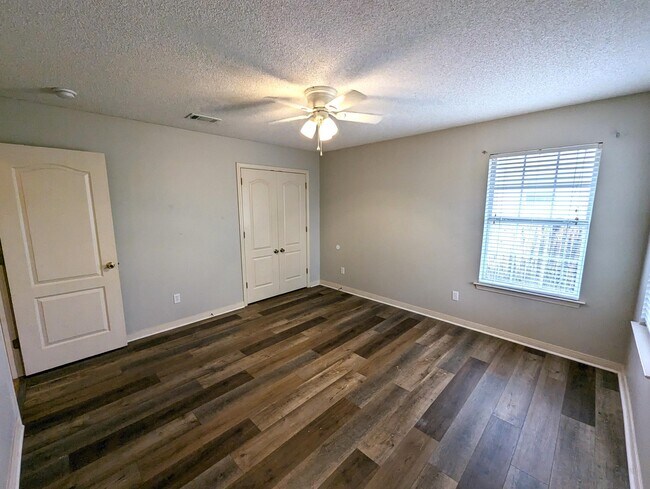 Building Photo - 1822 Brooke Beach Dr