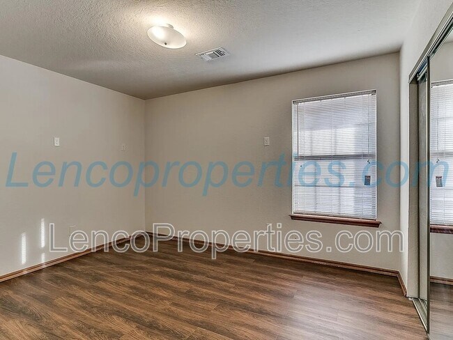 Building Photo - 1716 Briarcreek