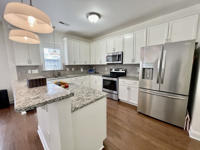 Building Photo - 126 Watchmen Ln