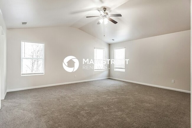 Building Photo - 4 Bedroom Pet-Friendly Home in CHELSEA, AL with Main Street Renewal