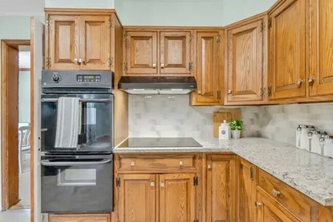 Building Photo - COMING SOON | Spacious 3-Bedroom Home with Approximately 2,500 Sq. Ft. in the Heart of Kilmarnock...