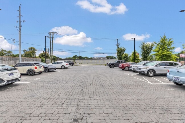 Building Photo - Simple living?  We got you.  $1150/mo wate...