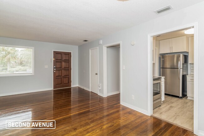 Building Photo - 1807 Colby Ave