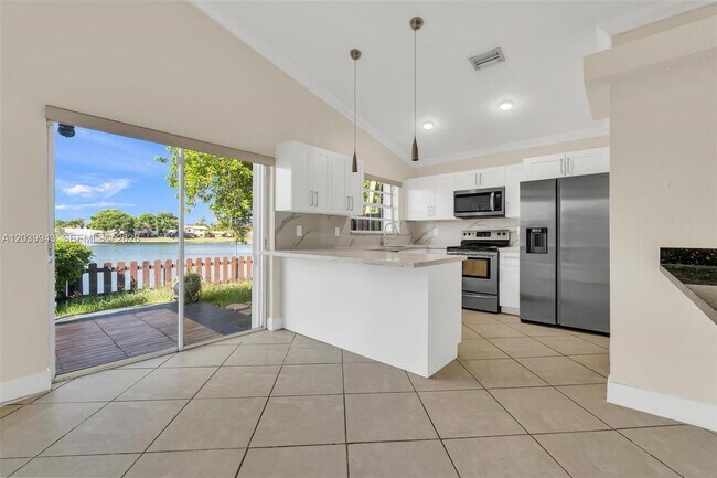 Building Photo - 15311 SW 52nd Terrace