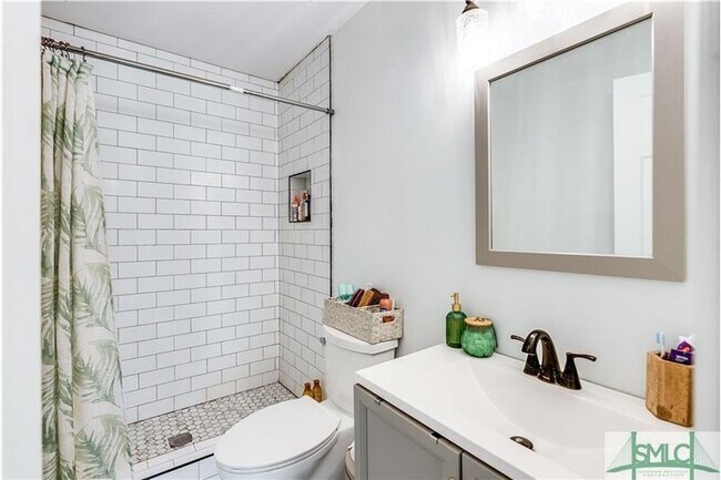 Building Photo - 106 W White Hawthorne Dr