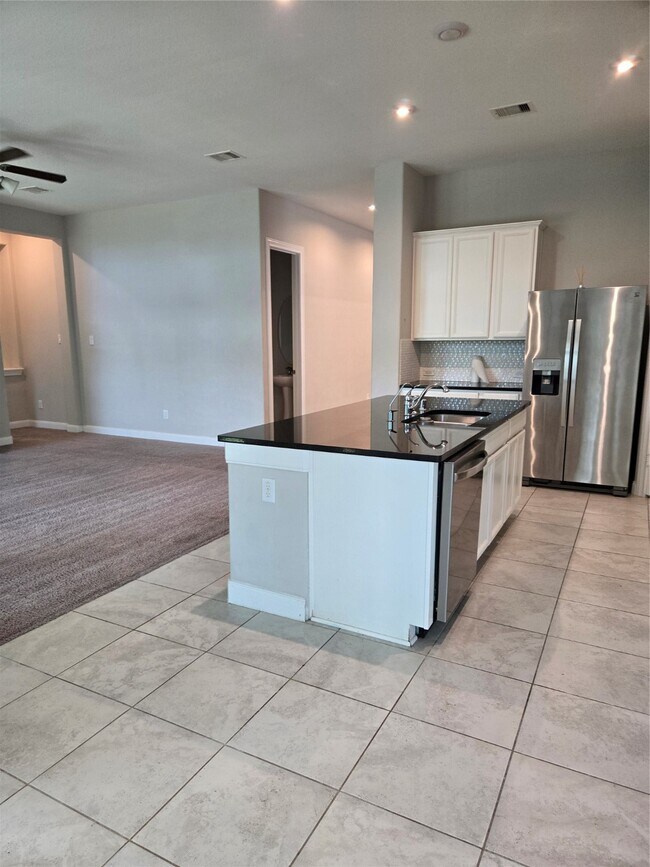 Building Photo - 907 Daffodil View Ct