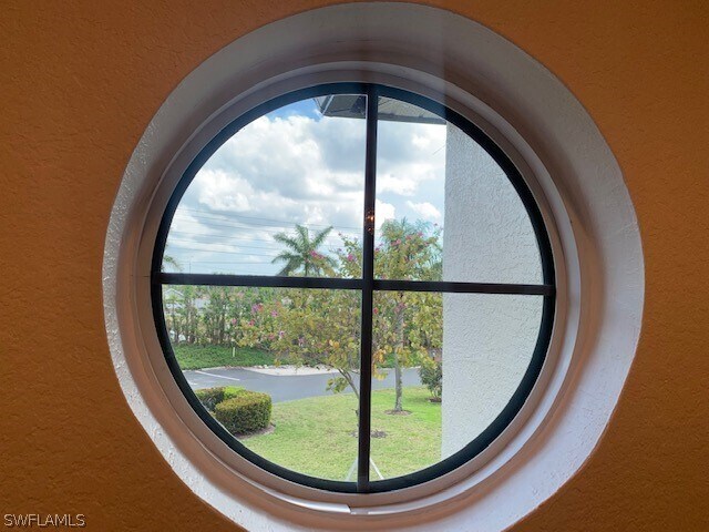 Building Photo - 300 Diamond Cir