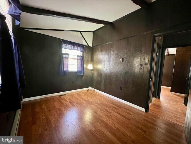 Building Photo - 117 Audubon Rd