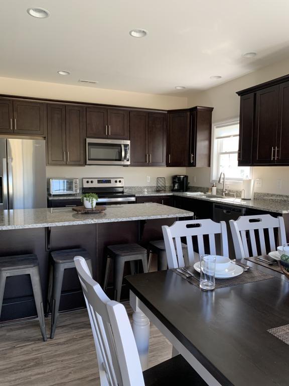 Building Photo - 239 Louise Ln