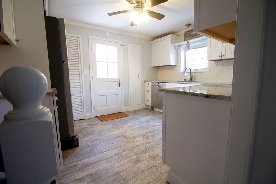 Building Photo - 21B Hoydens Hill Rd