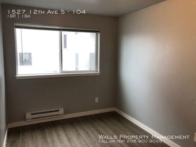 Building Photo - 1527 12th Ave S