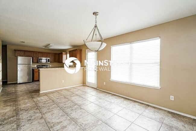 Building Photo - 3 Bedroom Pet-Friendly Home in Crowley, TX with Main Street Renewal