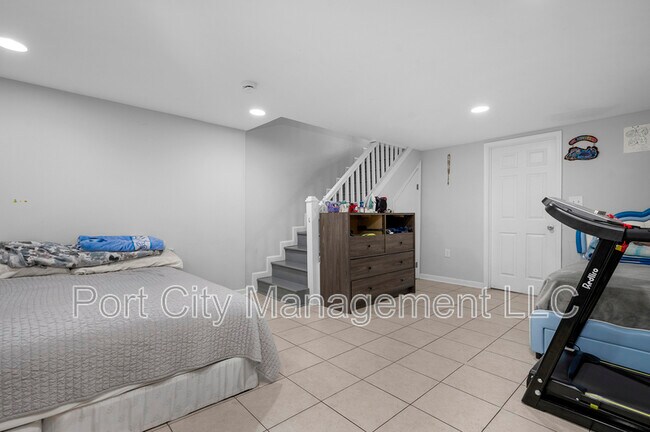 Building Photo - 944 Dalton Ave