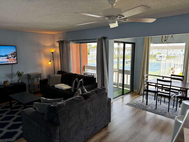 Building Photo - 4000 Gulf Terrace Dr