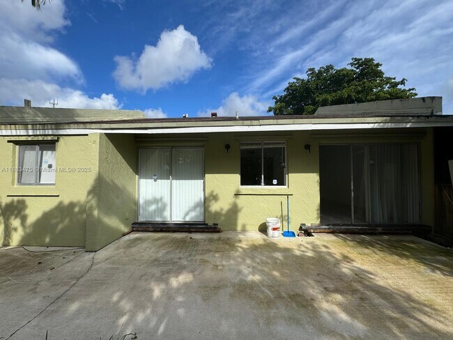 Building Photo - 20424 NW 15th Ave