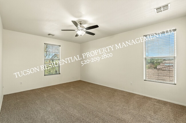 Building Photo - 814 West Camino Curvitas