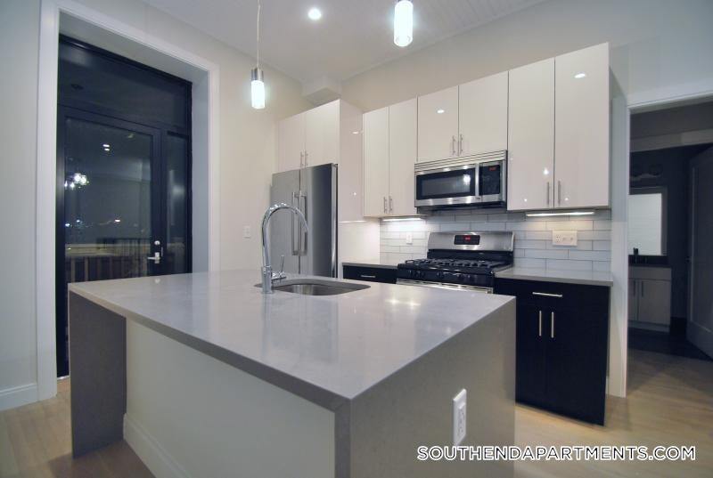 Building Photo - 11 Newcomb St