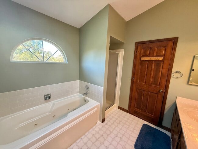 Building Photo - 721 Mohican Trail
